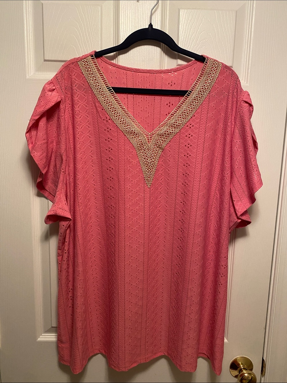 Women’s Pink V-Neck Eyelet Tunic with Crochet Trim…size 4X